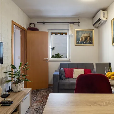 Renovated Center Roberto *