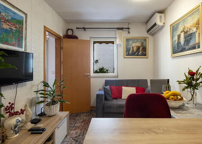 Renovated Center Roberto *