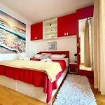 Renovated Center Roberto Apartmán