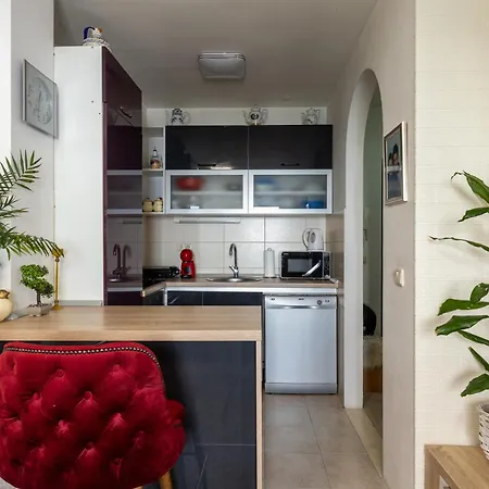 Apartman Renovated Center Roberto *